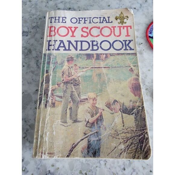 Misc Lot Of 11 Boy Scout Patches ‎ & A Boy Scout Handbook All 1990's Vintage - Picture 2 of 8
